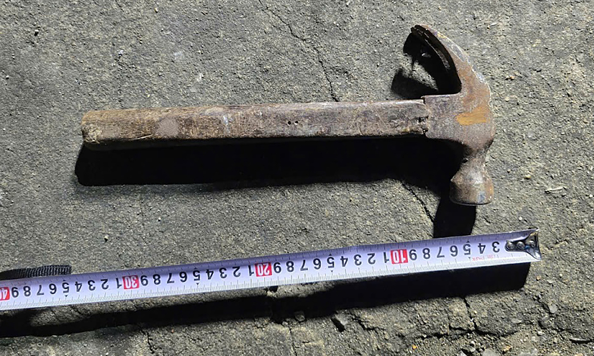 Đánh cảnh sát giao thông vì không được bỏ qua lỗi vi phạm