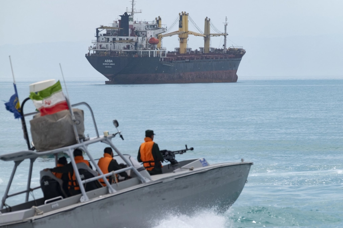 Điểm tin 17h: Iran dọa bóp nghẹt biển Đỏ nếu Mỹ đổ quân chiếm đảo | Cấm xe máy, xe đạp qua cầu Long Biên hai tháng