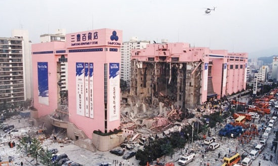 Thảm họa sập tòa nhà bách hóa trong 20 giây khiến 502 người tử nạn