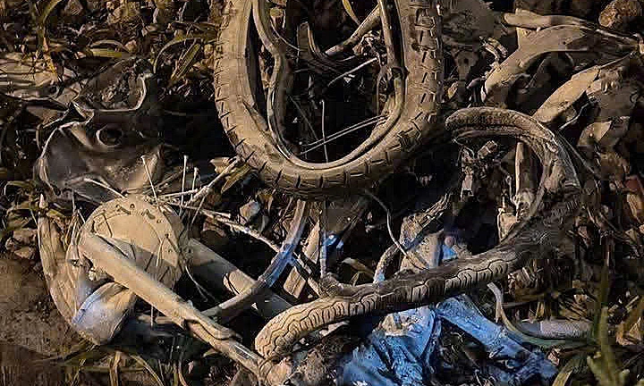 Va chạm với tàu hỏa, hai người chết