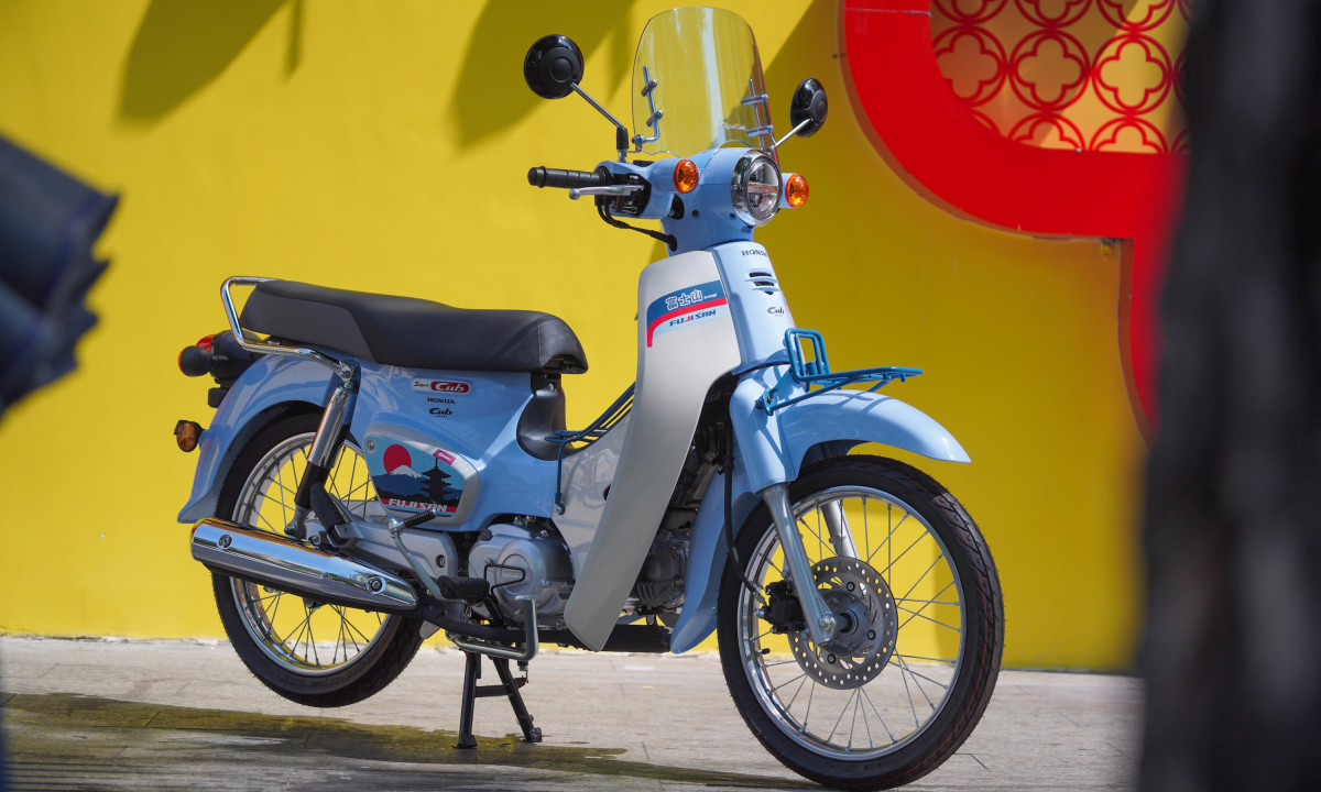 Honda Super Cub phiên bản núi Phú Sĩ giá hơn 120 triệu đồng