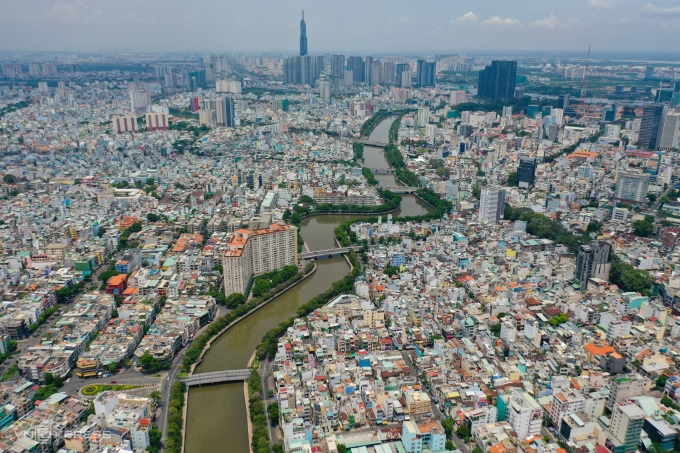 Hai đường Trường Sa và Hoàng Sa cặp theo kênh Nhiêu Lộc - Thị Nghè. Ảnh: Quỳnh Trần