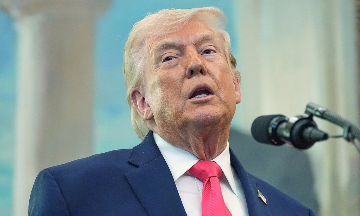 Ông Trump tiếp tục dọa 'xóa sổ toàn bộ' nhà máy điện của Iran