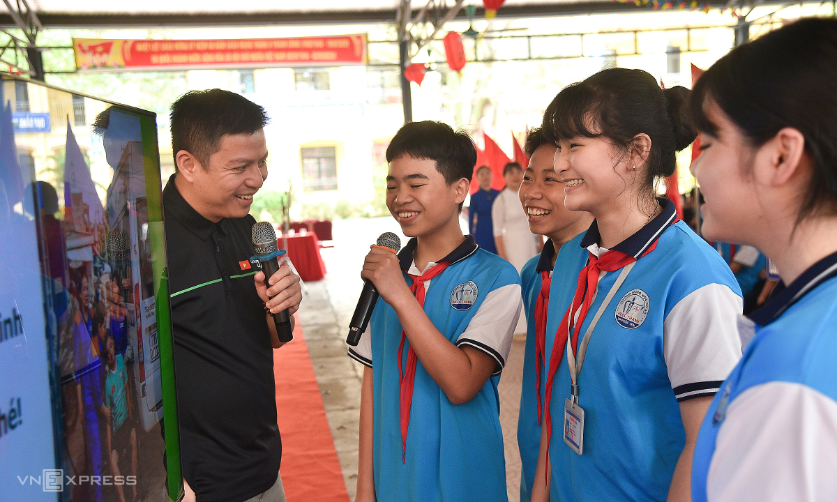 Cựu hacker Hiếu PC hướng dẫn học sinh dùng AI an toàn