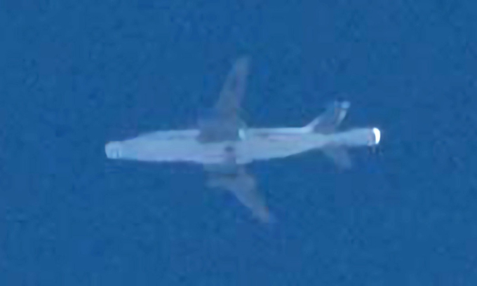 Máy bay NT-43A trên bầu trời bang Florida, Mỹ, hôm 1/4. Ảnh: Brevardjetphoto