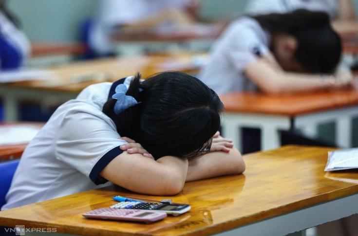 Vì sao học sinh Hà Nội học nhiều nhưng điểm Toán 'kẹt ở mốc 3-5'?