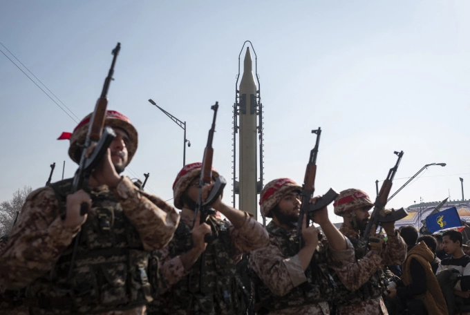 Binh sĩ lực lượng Vệ binh Cách mạng Hồi giáo Iran tại cuộc diễu hành ở Tehran tháng 1/2025. Ảnh: AFP