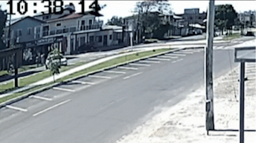 Máy bay lao vào nhà hàng ở Brazil, 4 người chết