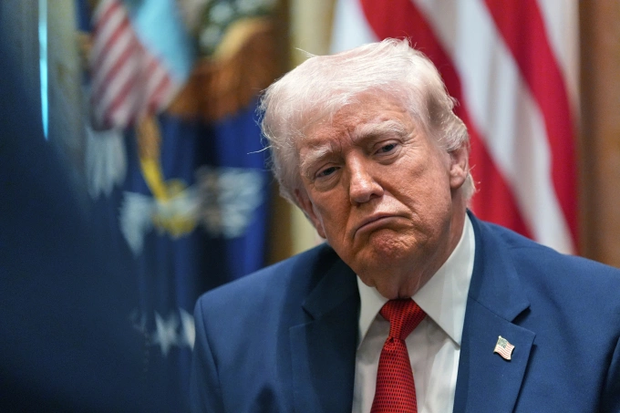 Ông Trump tại cuộc họp nội các ở Nhà Trắng ngày 26/3. Ảnh: AP