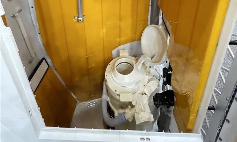 Sự cố dai dẳng với nhà vệ sinh 23 triệu USD của Artemis II