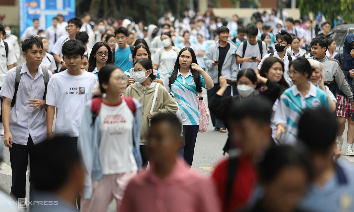 Thí sinh nói đề thi đánh giá năng lực 'khó gấp rưỡi' đề mẫu