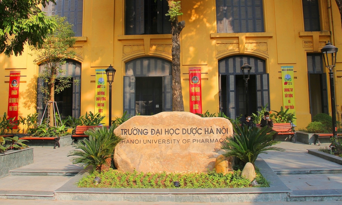 Đại học Dược Hà Nội thêm hai tổ hợp, không quy đổi điểm IELTS