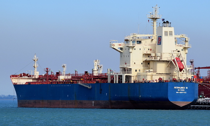 Huy động tàu cỡ lớn chở dầu từ Trung Đông về Việt Nam
