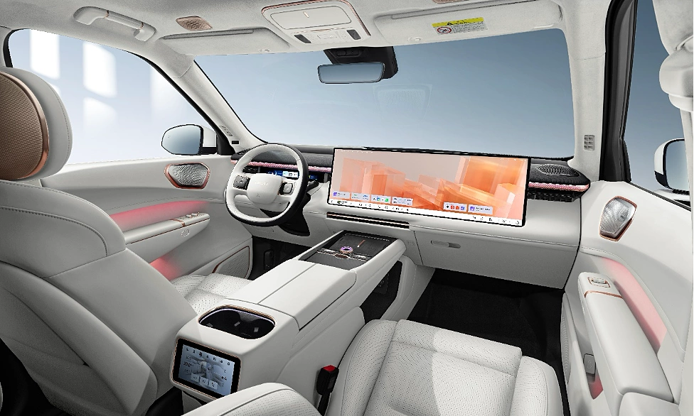 Khoang nội thất hạng thương gia trên Lynk & Co 900