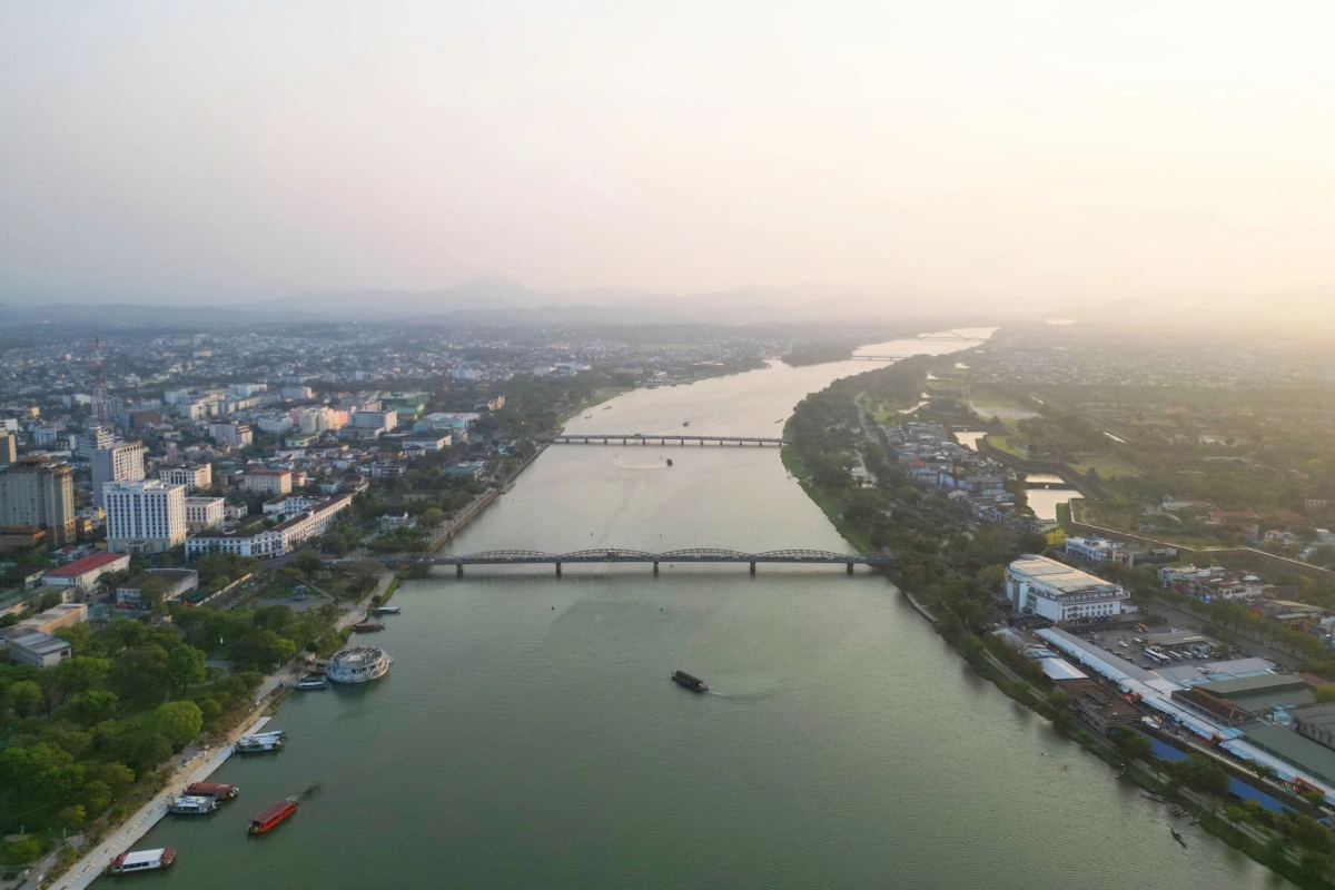 Điểm tin 6h: Mỗi thửa đất sẽ có mã định danh duy nhất, tích hợp tọa độ quốc tế | Các tỷ phú Việt có thêm 2 tỷ USD trong phiên chứng khoán tăng kỷ lục