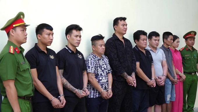 Những nghi can thuộc Công ty mua bán nợ Nhật Tín. Ảnh: Công an TP HCM