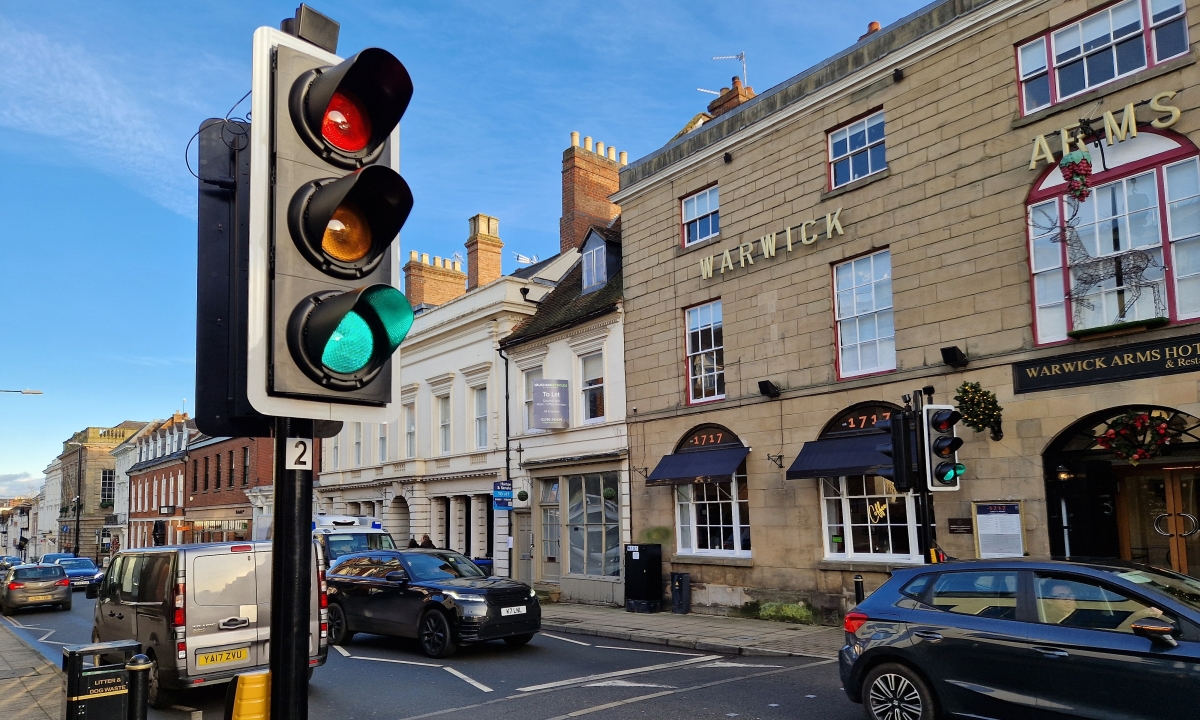 Nước nào có đèn giao thông đầu tiên trên thế giới?