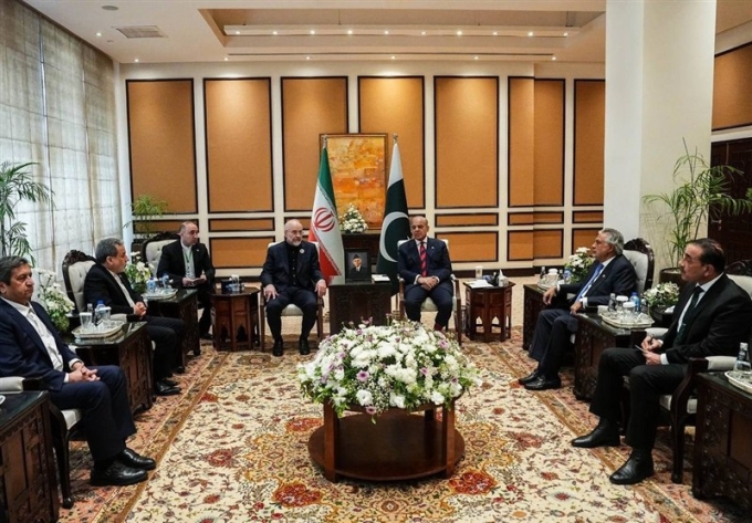 Phái đoàn Iran gặp Thủ tướng Pakistan ngày 11/4. Ảnh: Tasnim