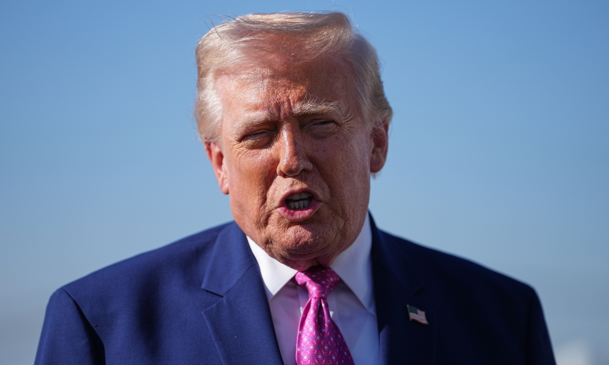 Ông Trump: Eo biển Hormuz sẽ sớm mở cửa trở lại