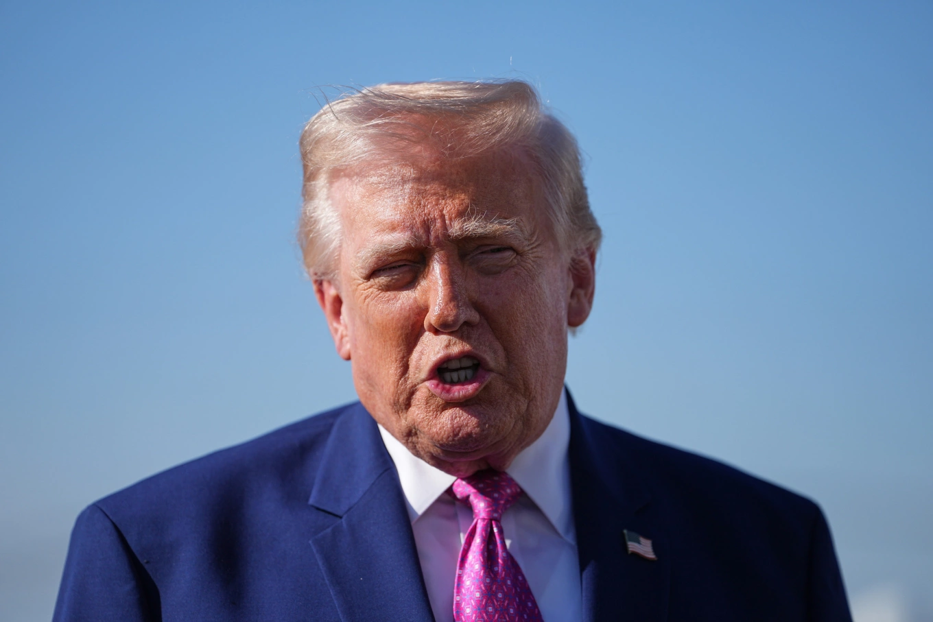 Ông Trump: Eo biển Hormuz sẽ sớm mở cửa trở lại - Báo VnExpress