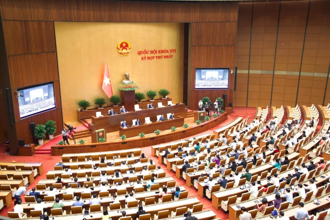 Các đại biểu Quốc hội tại hội trường Diên Hồng, kỳ họp thứ nhất khóa 16. Ảnh: Hoàng Phong