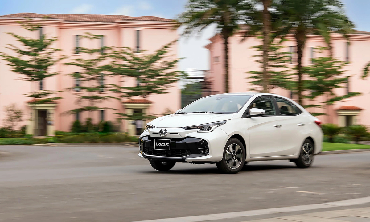 Loạt ôtô gầm thấp bàn giao nhiều nhất tháng 3