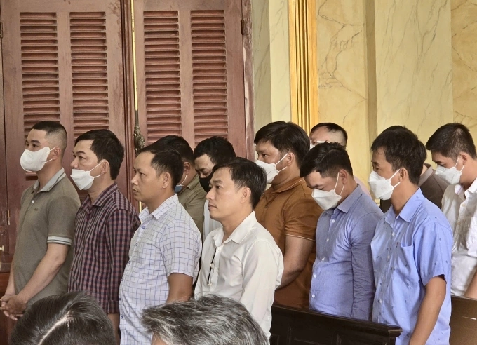 Các cựu cán bộ công an tham gia phiên tòa.