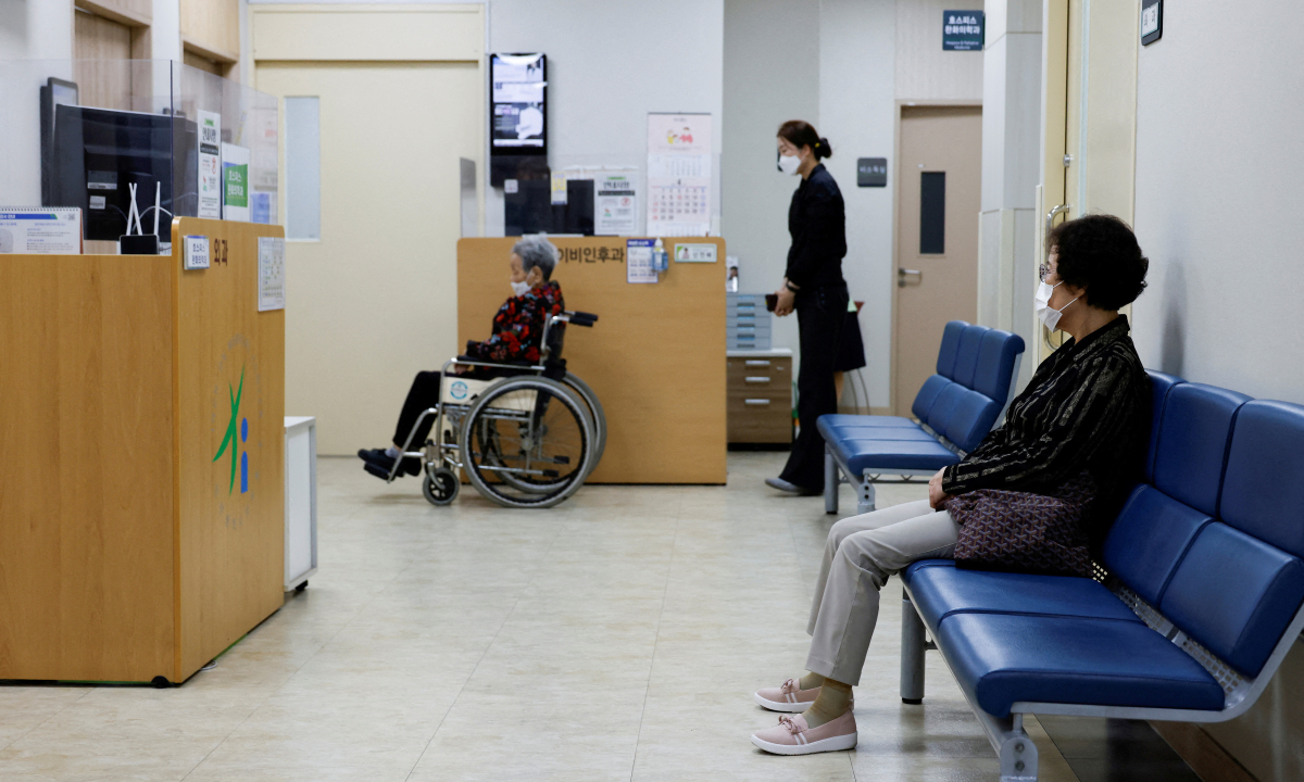 Dịch vụ giúp người sống một mình đi bệnh viện, chuyển nhà ở Seoul