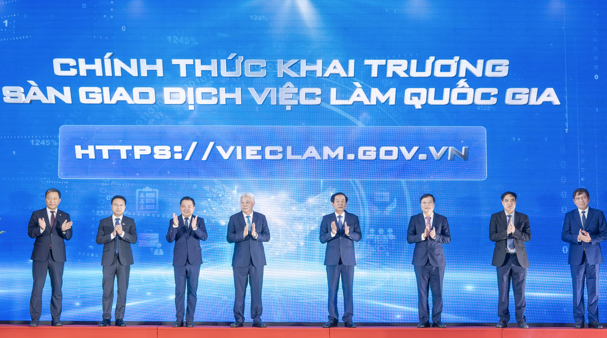 Khai trương Sàn giao dịch việc làm quốc gia