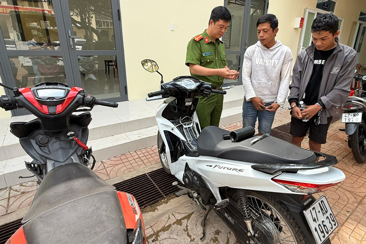 Bị vây bắt, nghi phạm dùng dao và xịt hơi cay chống trả cảnh sát