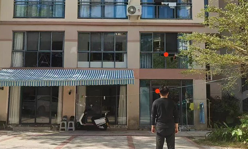 Cú ngã sau cuộc cãi vã vì chỗ đậu xe