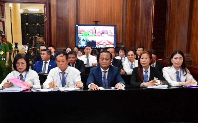 Các luật sư tham gia bào chữa cho bị cáo, bảo vệ quyền, lợi ích hợp pháp cho bị hại và người liên quan trong đại án đăng kiểm năm 2024. Ảnh: Thanh Tùng