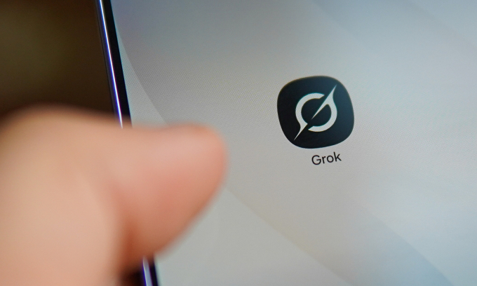 Logo các ứng dụng AI Grok trên điện thoại, tháng 3/2025. Ảnh: Lưu Quý