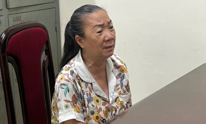 Bà Hạnh Sự khi bị bắt hồi tháng 7/2025 trong vụ án cưỡng đoạt tài sản. Ảnh:Ngọc Bích