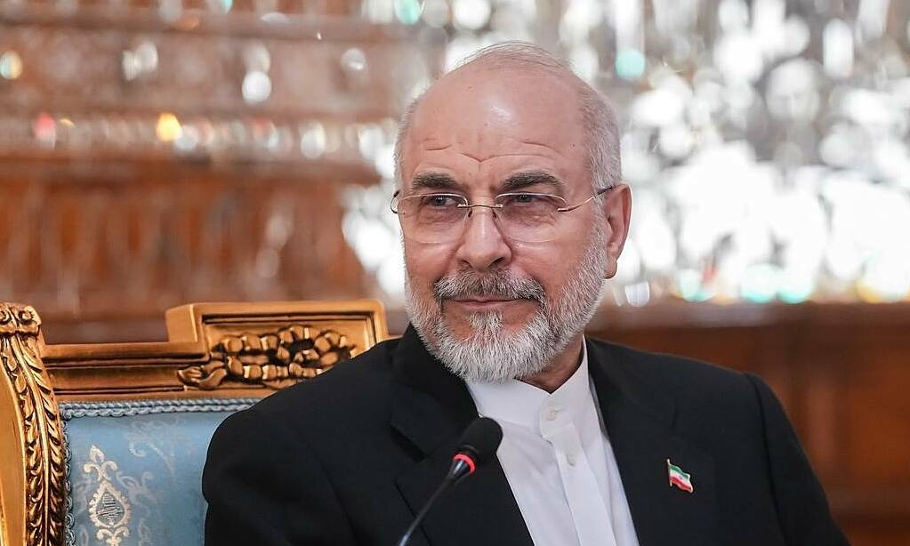 Iran dọa tiếp tục đóng eo biển Hormuz