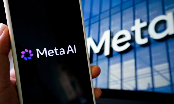 Logo Meta AI hiển thị trên một chiếc smartphone. Ảnh: Bảo Lâm