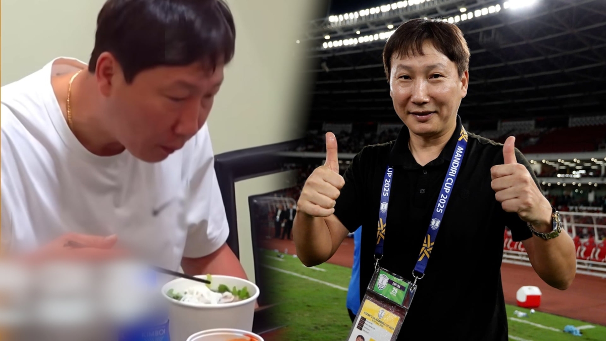 HLV Kim Sang-sik: 'Ở Việt Nam, ăn phở là cách xả stress hiệu quả'