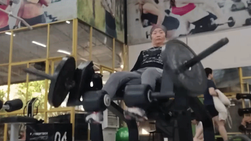 Niềm đam mê gym, chạy bộ của nữ runner 69 tuổi