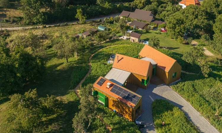 Nhà nghỉ dưỡng 'hoà cùng thiên nhiên' giữa vùng đồi Romania