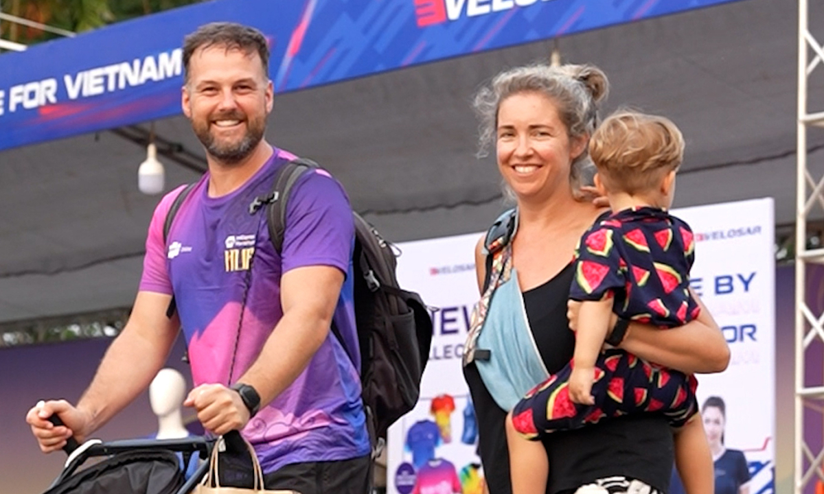 Khách quốc tế ấn tượng với cung đường chạy ở Huế