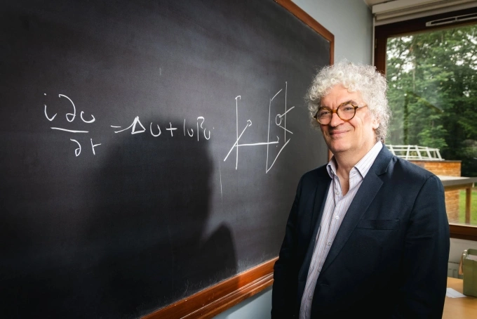 Nhà toán học Frank Merle. Ảnh: Scientific Americans