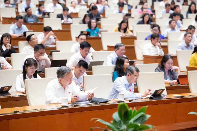 Tổng Bí thư, Chủ tịch nước Tô Lâm và Thủ tướng Lê Minh Hưng tại nghị trường. Ảnh: Hoàng Phong