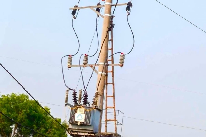 Đường dây điện 35kV ở xã Văn Kiều, nơi thiếu niên gặp nạn. Ảnh: Hùng Lê