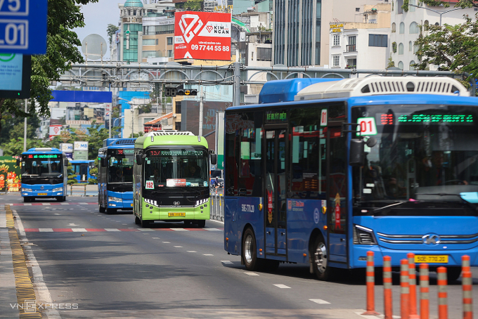 Đoàn xe buýt ở TP HCM hiện hữu, tháng 4/2026. Ảnh: Quỳnh Trần