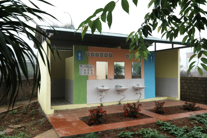 Công trình vệ sinh mới tại Trường TH & THCS Tô Múa, Sơn La.
