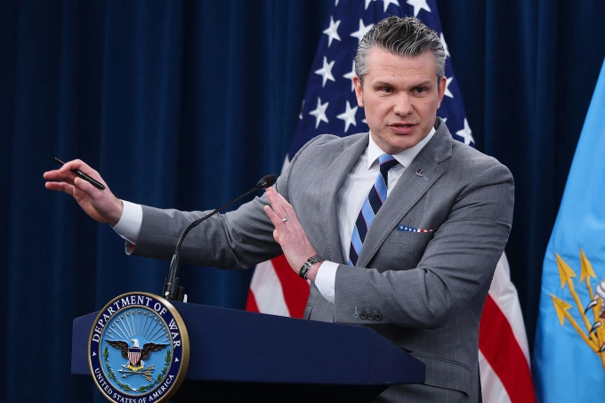 Bộ trưởng Quốc phòng Mỹ Pete Hegseth tại cuộc họp báo ở Lầu Năm Góc ngày 24/4. Ảnh: AFP