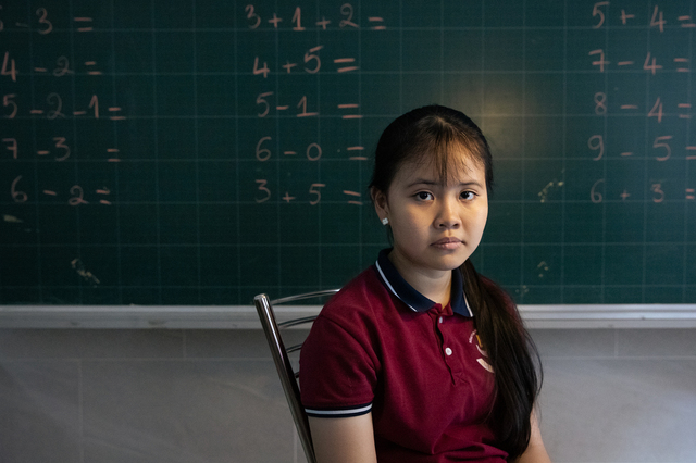 Liên và Ly học lớp 2 tại Trung tâm phát huy Bình Thọ, trong khi bạn bè cùng tuổi đã học lớp 8 và lớp 6. Đây cũng là nơi hai em gắn bó lâu nhất. Sub-2-3-gallery-1777286205-7464-17772870