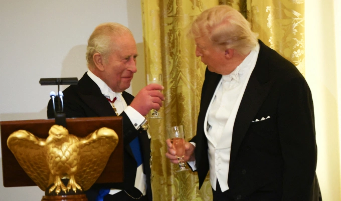 Tổng thống Mỹ Donald Trump (phải) và Vua Charles III tại quốc yến ở Nhà Trắng ngày 28/4. Ảnh: AFP