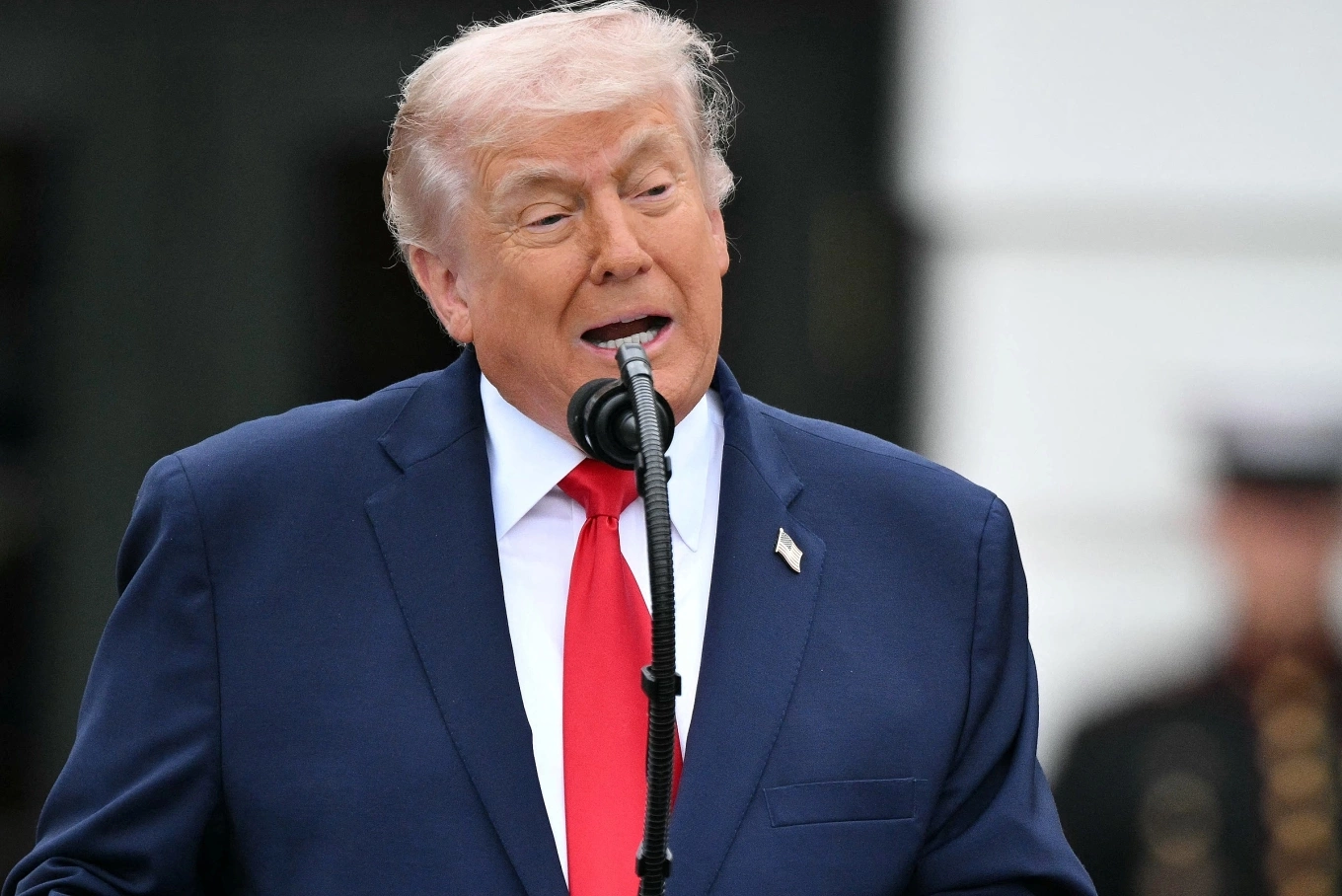 Báo Mỹ: Ông Trump yêu cầu kéo dài lệnh phong tỏa với Iran - Báo VnExpress