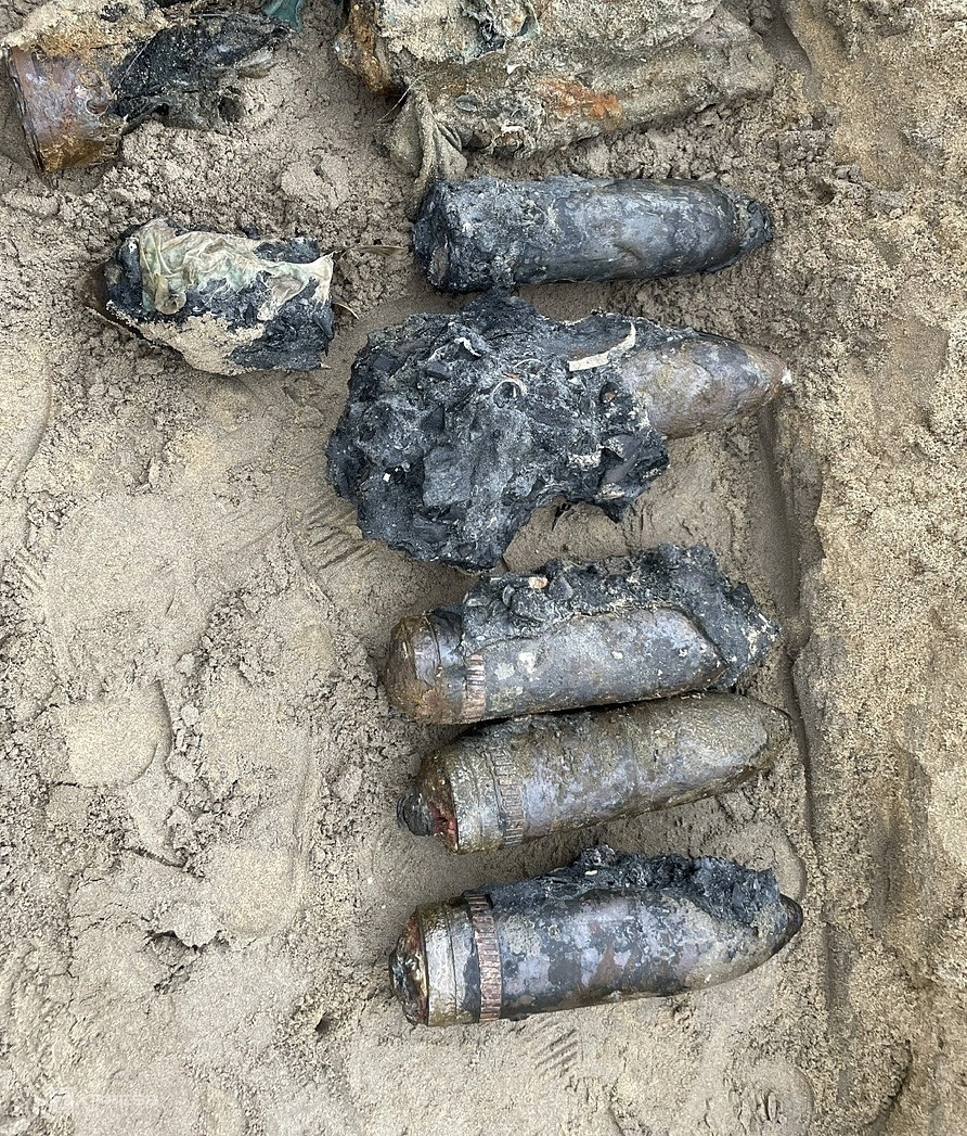 Numerous artillery shells were found around the tank. Photo: Tran Hoa
